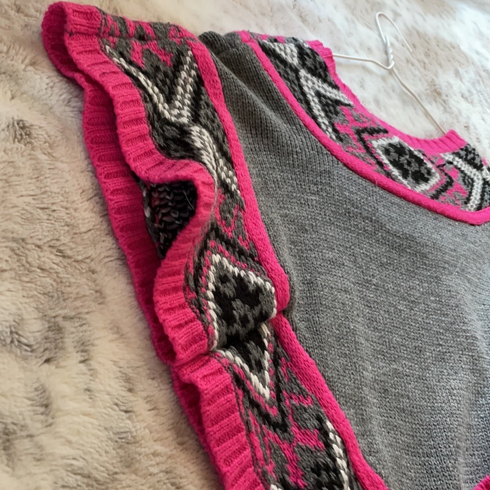 Poncho 💗🖤 - Picture 7 of 7